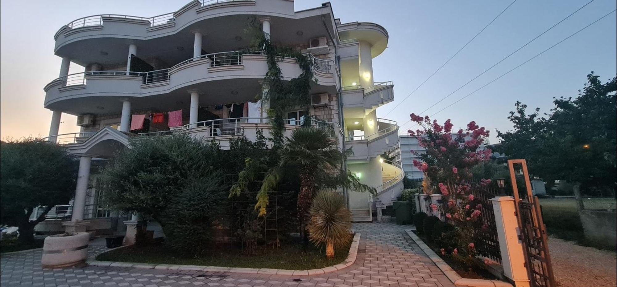 Meti Apartments Ulcinj Bagian luar foto